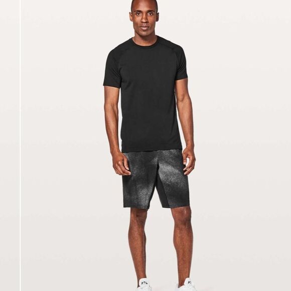 Lululemon T.H.E. Short *Linerless 11" - Picture 1 of 8